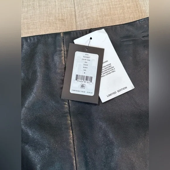DKNY Limited Edition Distressed 100% Black Leather Miniskirt /NWT /Size Medium - Picture 6 of 9
